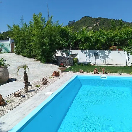 Oasis House In Filerimos